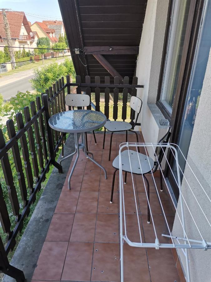 Roland Apartman Apartment Балатонлеле Екстериор снимка
