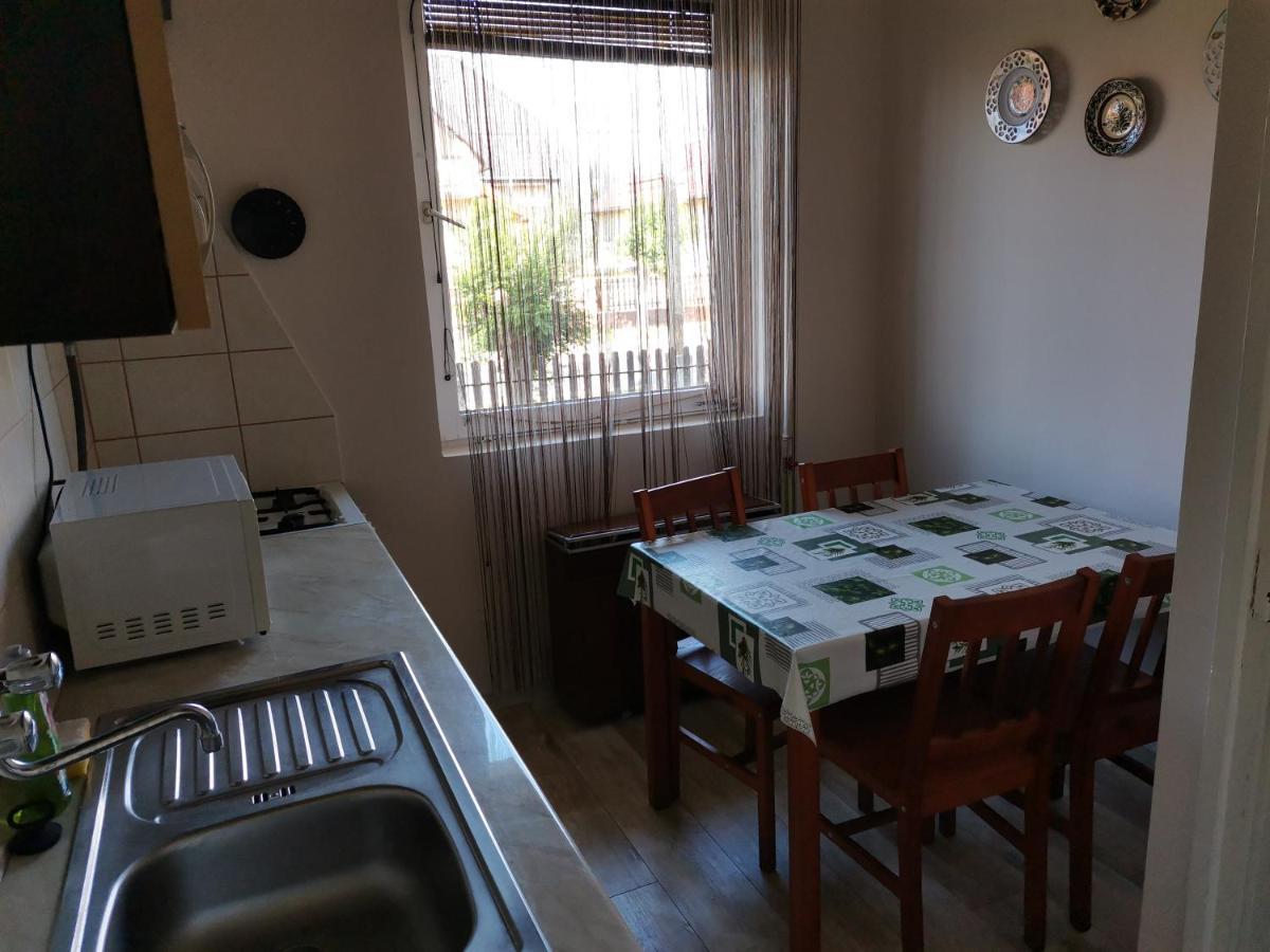 Roland Apartman Apartment Балатонлеле Екстериор снимка