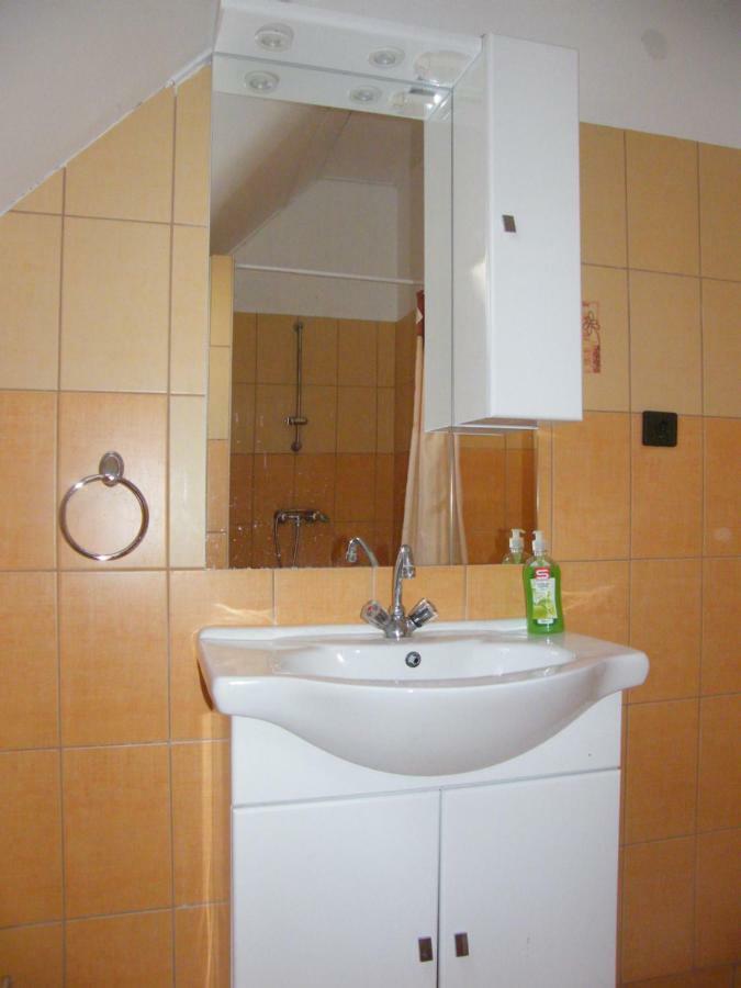 Roland Apartman Apartment Балатонлеле Екстериор снимка