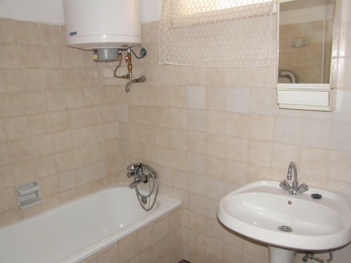 Roland Apartman Apartment Балатонлеле Екстериор снимка